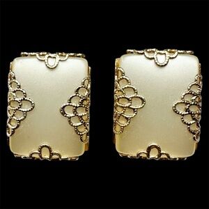Emmons Vintage Lucite Gold Tone Clip On Earrings